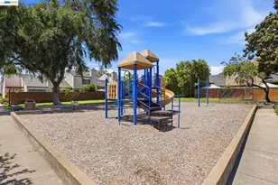 27720 Persimmon Dr, Hayward, CA 94544 - Photo 27