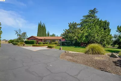 2876 Stirrup Dr, Oakley, CA 94561 - Photo 3