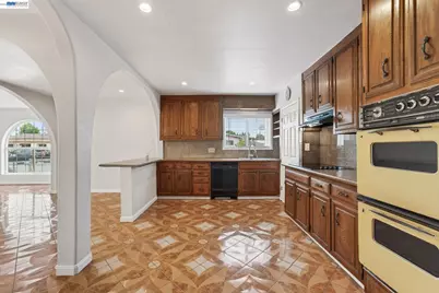 25468 Belmont Ave, Hayward, CA 94542 - Photo 7