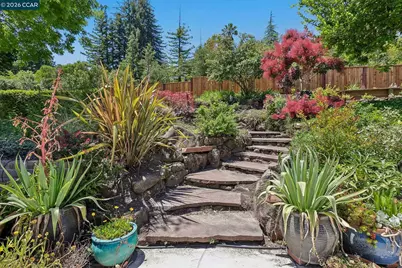 128 Corliss Dr, Moraga, CA 94556 - Photo 33