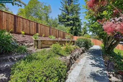 128 Corliss Dr, Moraga, CA 94556 - Photo 35