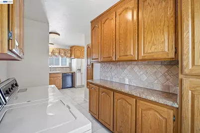930 Castle St, San Leandro, CA 94578 - Photo 35
