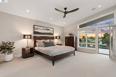 1235 Hawthorne St, Alameda, CA 94501 - Photo 11