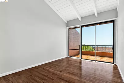 10 Sereno Cir, Oakland, CA 94619 - Photo 17