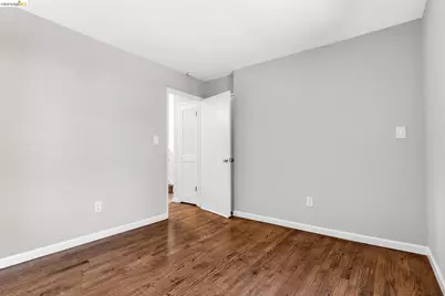 10 Sereno Cir, Oakland, CA 94619 - Photo 27
