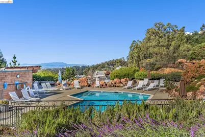 10 Sereno Cir, Oakland, CA 94619 - Photo 37
