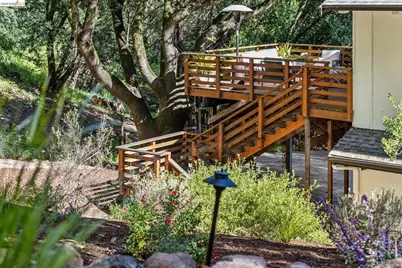 6742 Pinehaven Rd, Oakland, CA 94611 - Photo 41