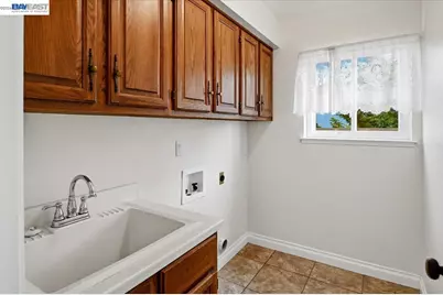 6086 Bellingham Dr, Castro Valley, CA 94552 - Photo 49