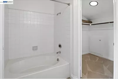 6086 Bellingham Dr, Castro Valley, CA 94552 - Photo 39