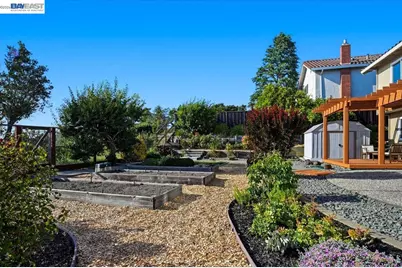 6086 Bellingham Dr, Castro Valley, CA 94552 - Photo 57