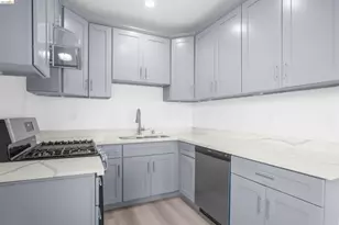1002-4 36th St, Oakland, CA 94607 - Photo 3