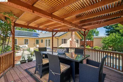 387 Gladys Dr, Pleasant Hill, CA 94523 - Photo 37
