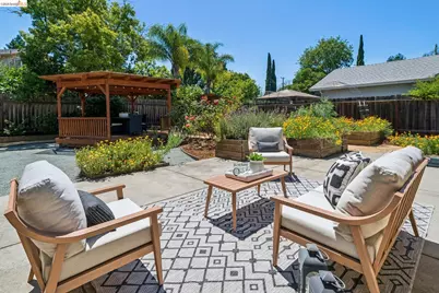 387 Gladys Dr, Pleasant Hill, CA 94523 - Photo 33
