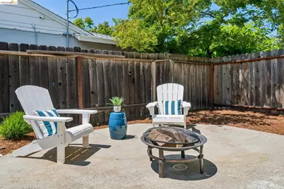 387 Gladys Dr, Pleasant Hill, CA 94523 - Photo 45