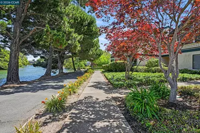 210 Carob Ln, Alameda, CA 94502 - Photo 5
