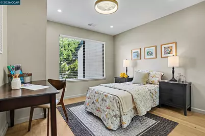 210 Carob Ln, Alameda, CA 94502 - Photo 17