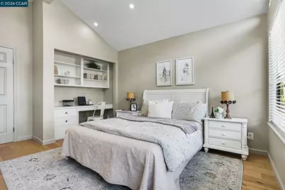210 Carob Ln, Alameda, CA 94502 - Photo 15
