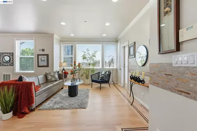 252 International Blvd #303, Oakland, CA 94606 - Photo 5
