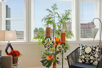 252 International Blvd #303, Oakland, CA 94606 - Photo 11