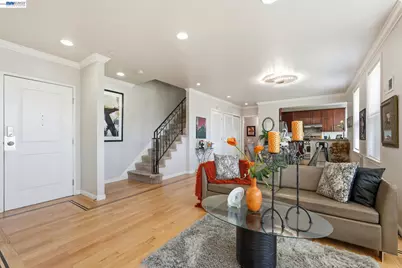 252 International Blvd #303, Oakland, CA 94606 - Photo 9