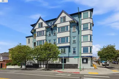 252 International Blvd #303, Oakland, CA 94606 - Photo 3
