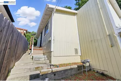 2506 Highland Ave, Oakland, CA 94606 - Photo 29