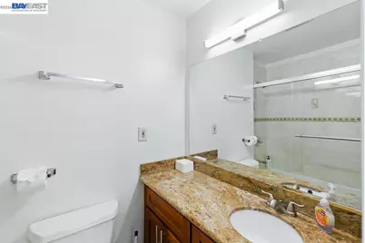 2506 Highland Ave, Oakland, CA 94606 - Photo 21