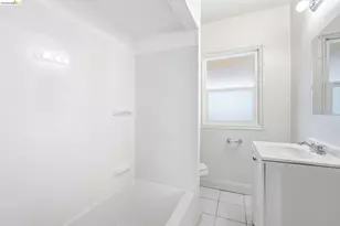 5465 Holland St, Oakland, CA 94601 - Photo 23