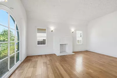 5465 Holland St, Oakland, CA 94601 - Photo 11
