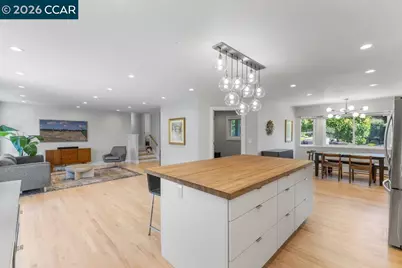 19 Lynwood Pl, Moraga, CA 94556 - Photo 11