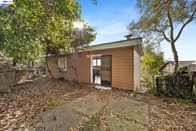 1012 Contra Costa Dr, El Cerrito, CA 94530 - Photo 25