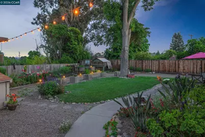 1941 Rainier Ct, Martinez, CA 94553 - Photo 5