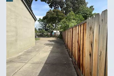 1941 Rainier Ct, Martinez, CA 94553 - Photo 3