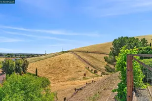 2240 Westwood Ln, Pittsburg, CA 94565 - Photo 51
