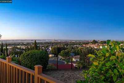 2240 Westwood Ln, Pittsburg, CA 94565 - Photo 5