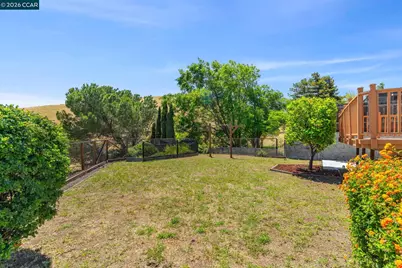 2240 Westwood Ln, Pittsburg, CA 94565 - Photo 35