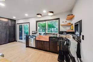 6048 Chelton Dr, Oakland, CA 94611 - Photo 9