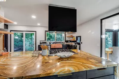 6048 Chelton Dr, Oakland, CA 94611 - Photo 7