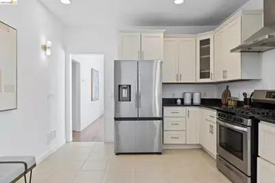 2143 28th St, Oakland, CA 94606 - Photo 29