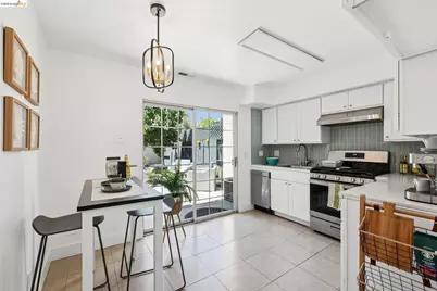 1393 Locust St, San Jose, CA 95110 - Photo 11