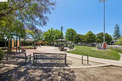 1393 Locust St, San Jose, CA 95110 - Photo 43
