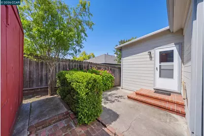 848 Talbart St, Martinez, CA 94553 - Photo 39