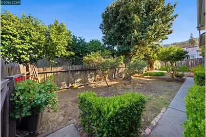 848 Talbart St, Martinez, CA 94553 - Photo 35