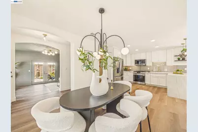 36340 Cypress Point Dr, Newark, CA 94560 - Photo 17