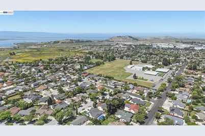 36340 Cypress Point Dr, Newark, CA 94560 - Photo 47