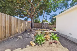 36340 Cypress Point Dr, Newark, CA 94560 - Photo 43