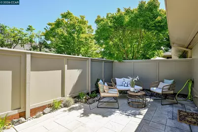 2233 Pine Knoll Dr #4, Walnut Creek, CA 94595 - Photo 5