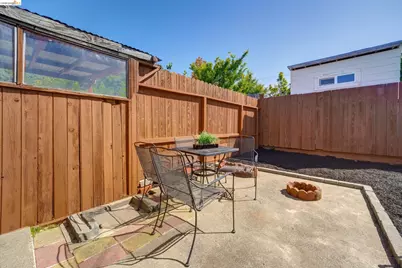 1324 Everett St, El Cerrito, CA 94530 - Photo 27