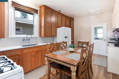 3735 Nevil St, Oakland, CA 94601 - Photo 15