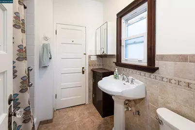 3735 Nevil St, Oakland, CA 94601 - Photo 13